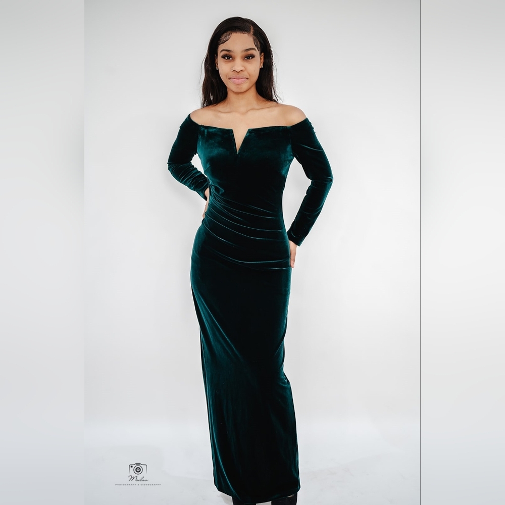 ❌SOLD❌XSCAPE Velvet Off-The-Shoulder Gown
